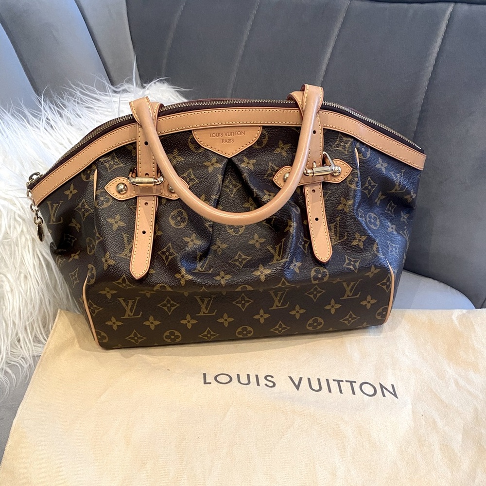 AUTHENTIC LOUIS VUITTON TIVOLI GM- LIKE NEW!